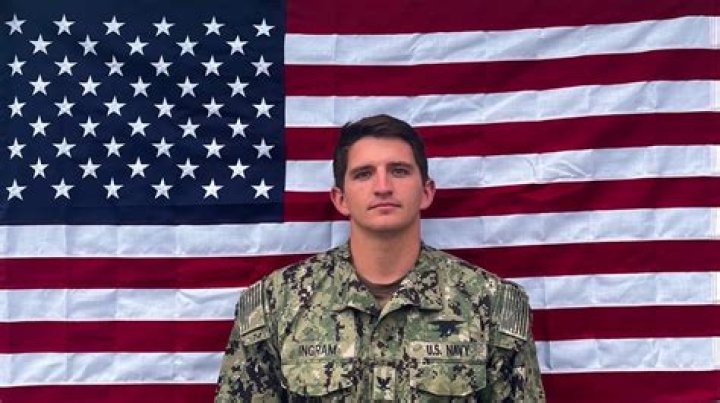 Was Eric Greitens a Navy SEAL officer?