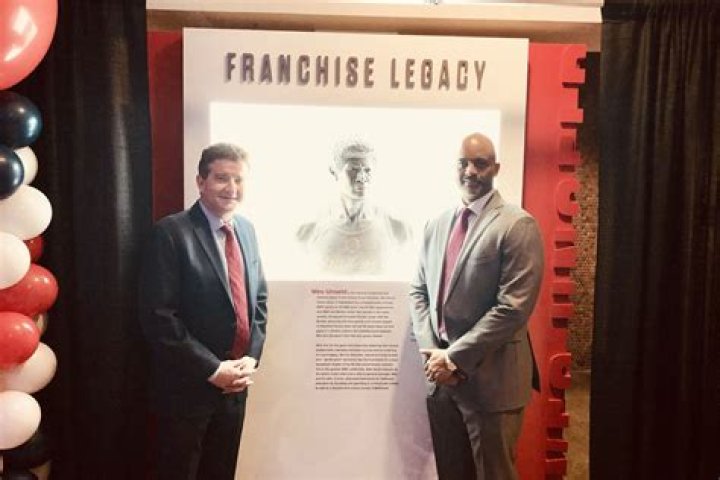 Wes Unseld Biography - Facts, Childhood, Family Life & Achievements