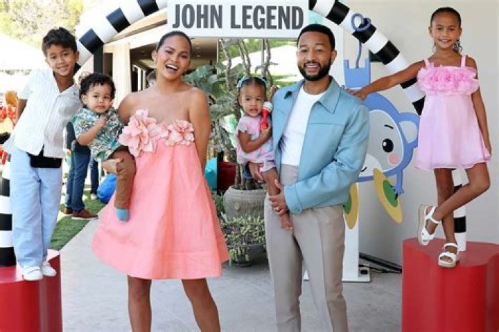 What Race Is John Legend Parents? – Celebrity