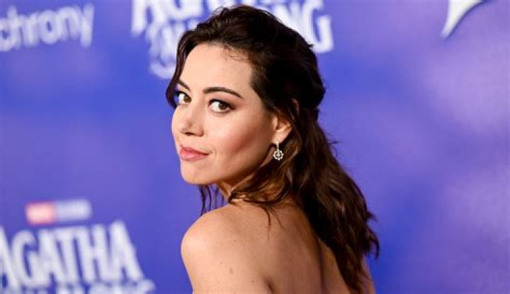 Where did Aubrey Plaza go to high school and college?