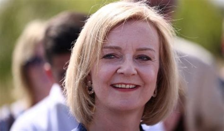 Where did Liz Truss go to school? College and degrees
