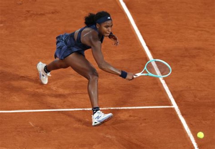 Where does Coco Gauff train and who trains her?