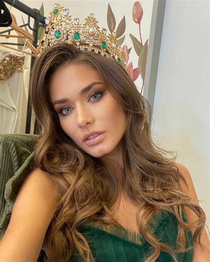 Who Is Karolina Kokesova Miss Universe Czech Republic? Age Wikipedia & Instagram Explored