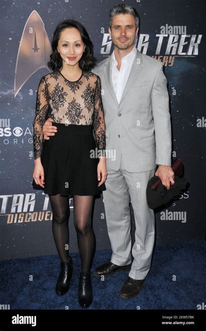 Who is Linda Park husband Daniel Bess?