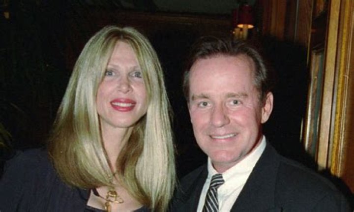 Who is Phil Hartman wife Gretchen Lewis?