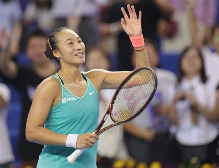 Who is Qinwen Zheng coach?