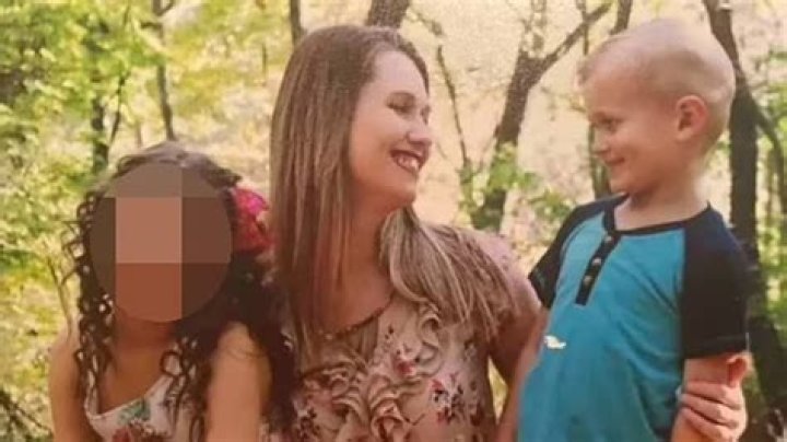 Who Was Zander Lyda? April Lyda Tulsa Daughter – 12 year old Stabs Brother