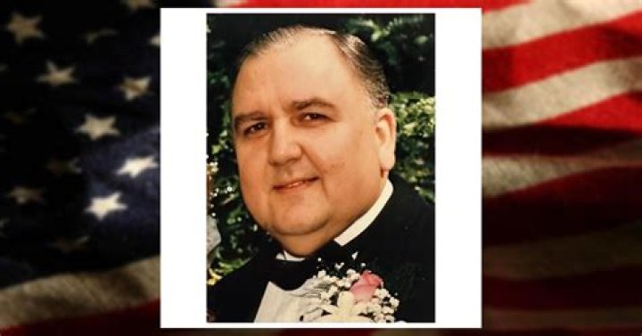 Billy Connolly Biography - Facts, Childhood, Family Life & Achievements of Scottish Actor & Comedian