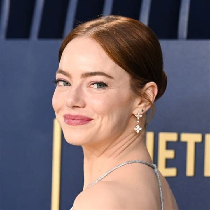 Yael Stone Net Worth