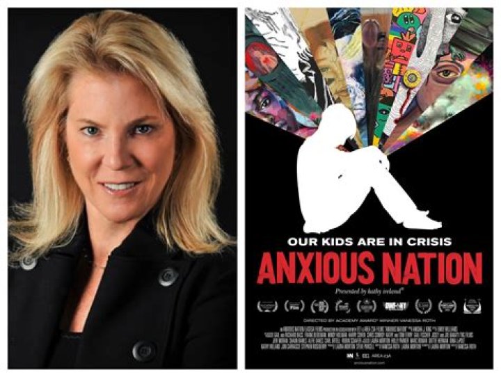 Zoë Kravitz talks about massive anxiety and drinking over directing ‘Pussy Island’